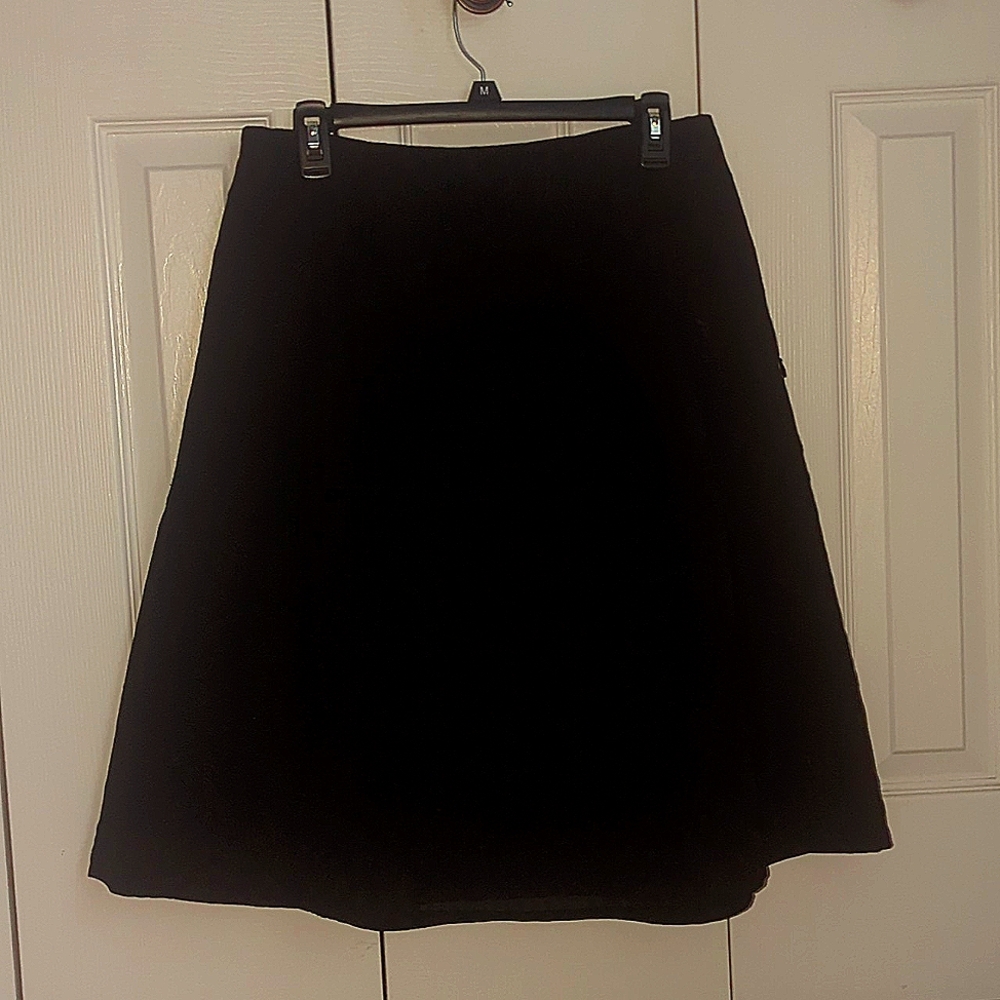TALBOTS Black Geometric Flared Pleated Skirt Women's 8 NWOT Condition